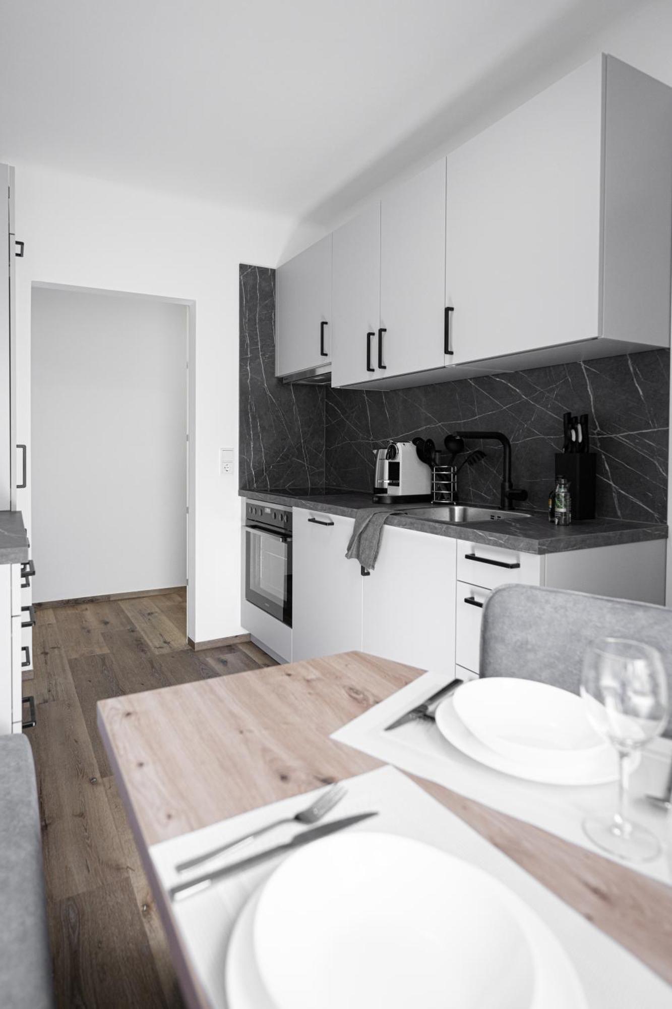 Luxury Sedda Bed, Nespresso, Netflix Appartement Linz Buitenkant foto