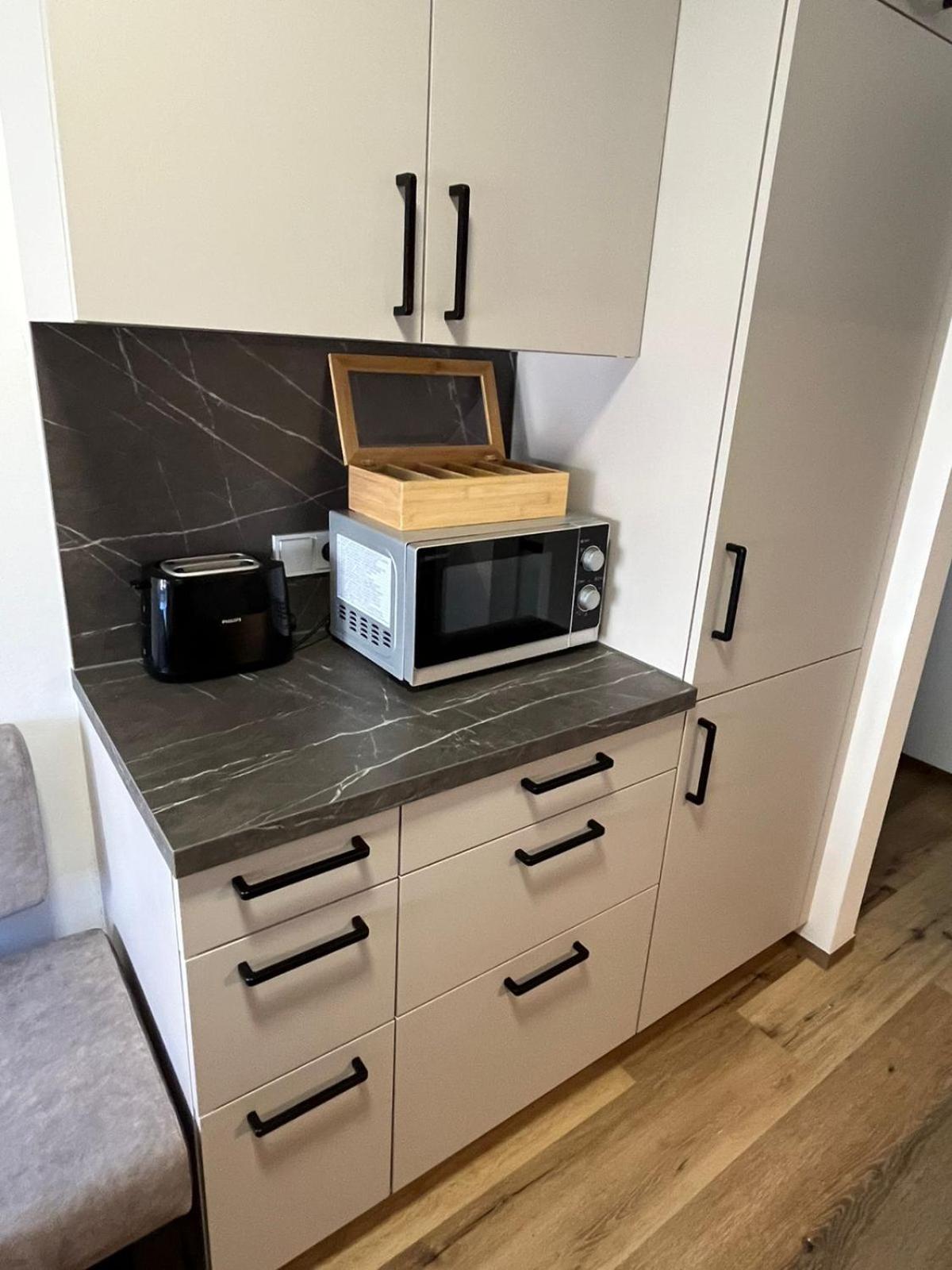 Luxury Sedda Bed, Nespresso, Netflix Appartement Linz Buitenkant foto
